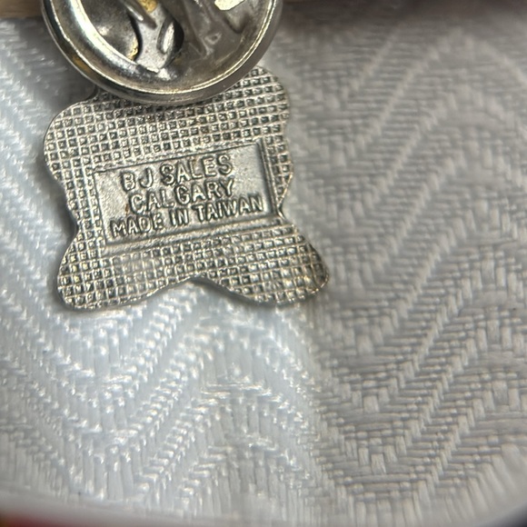 Vintage bunny rabbit enamel lapel pins hat pins - Picture 6 of 9